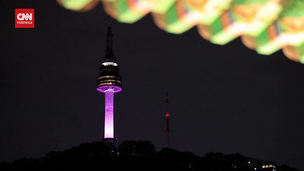 VIDEO: Rayakan Comeback BLACKPINK, Namsan Tower 'Ganti Kulit'